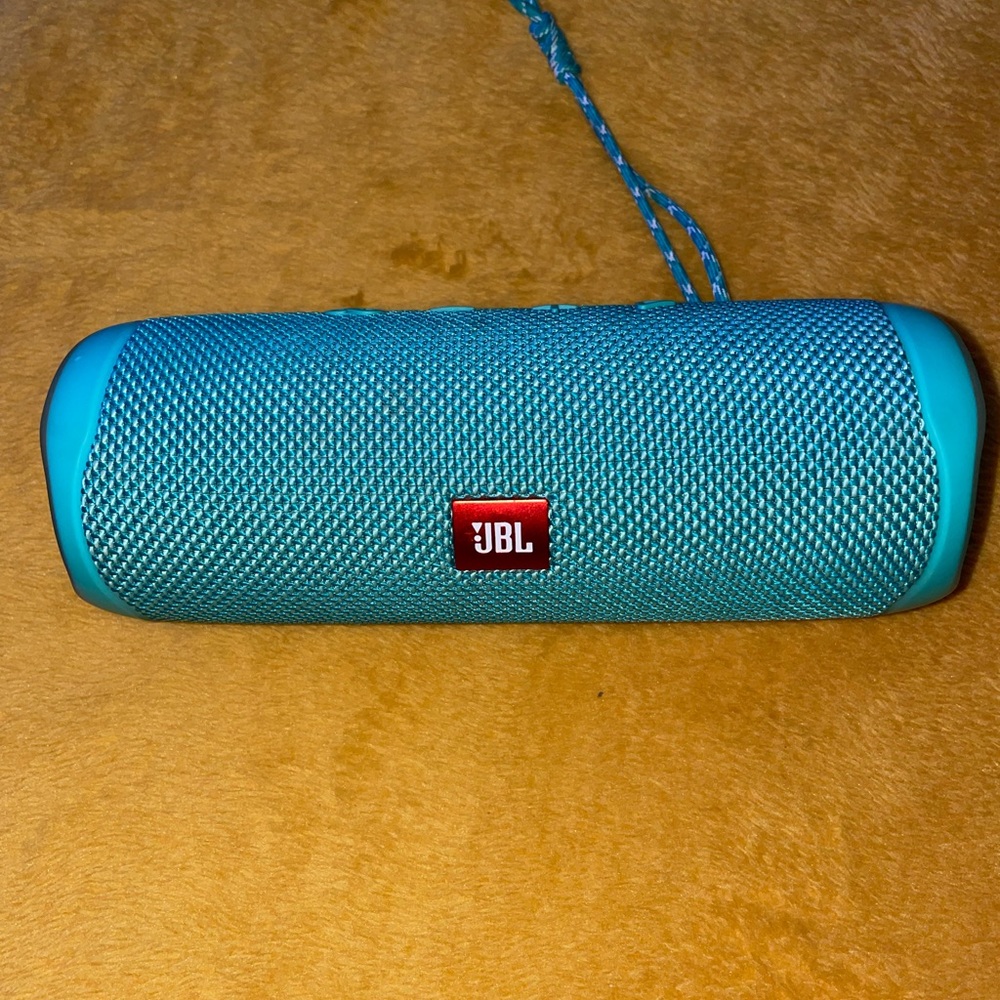 JBL Flip 5 Bluetooth Speaker Blue